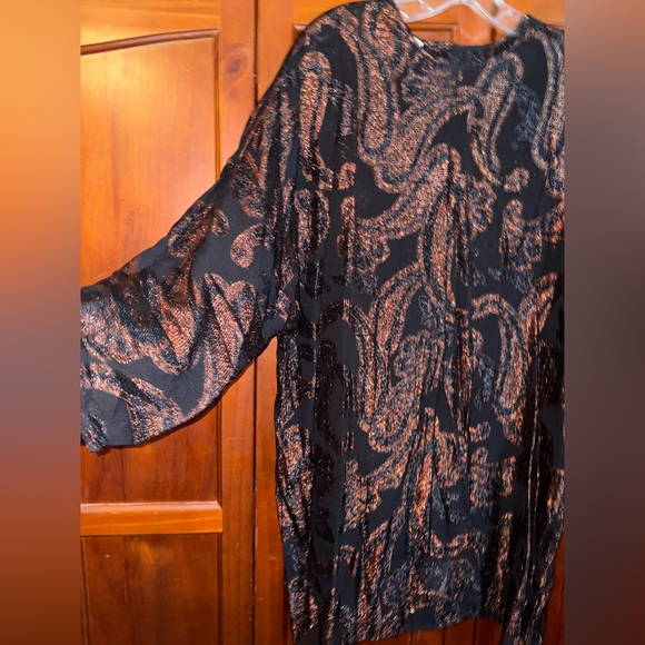Elegant Black and Copper Paisley Dress - Picture 2 of 5